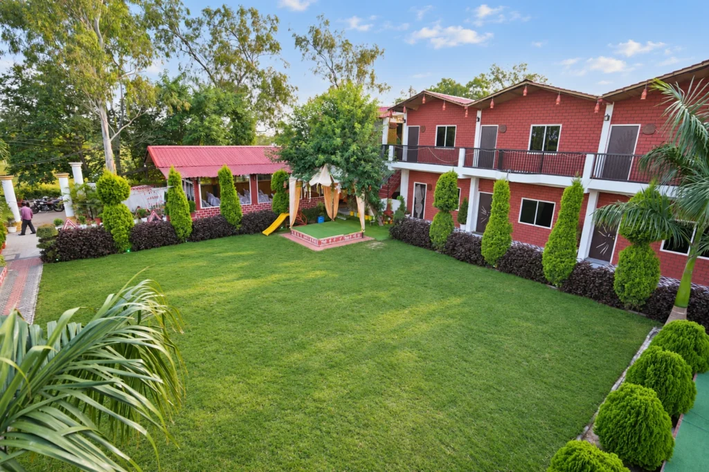 Kunj Resort Party Lawn-8